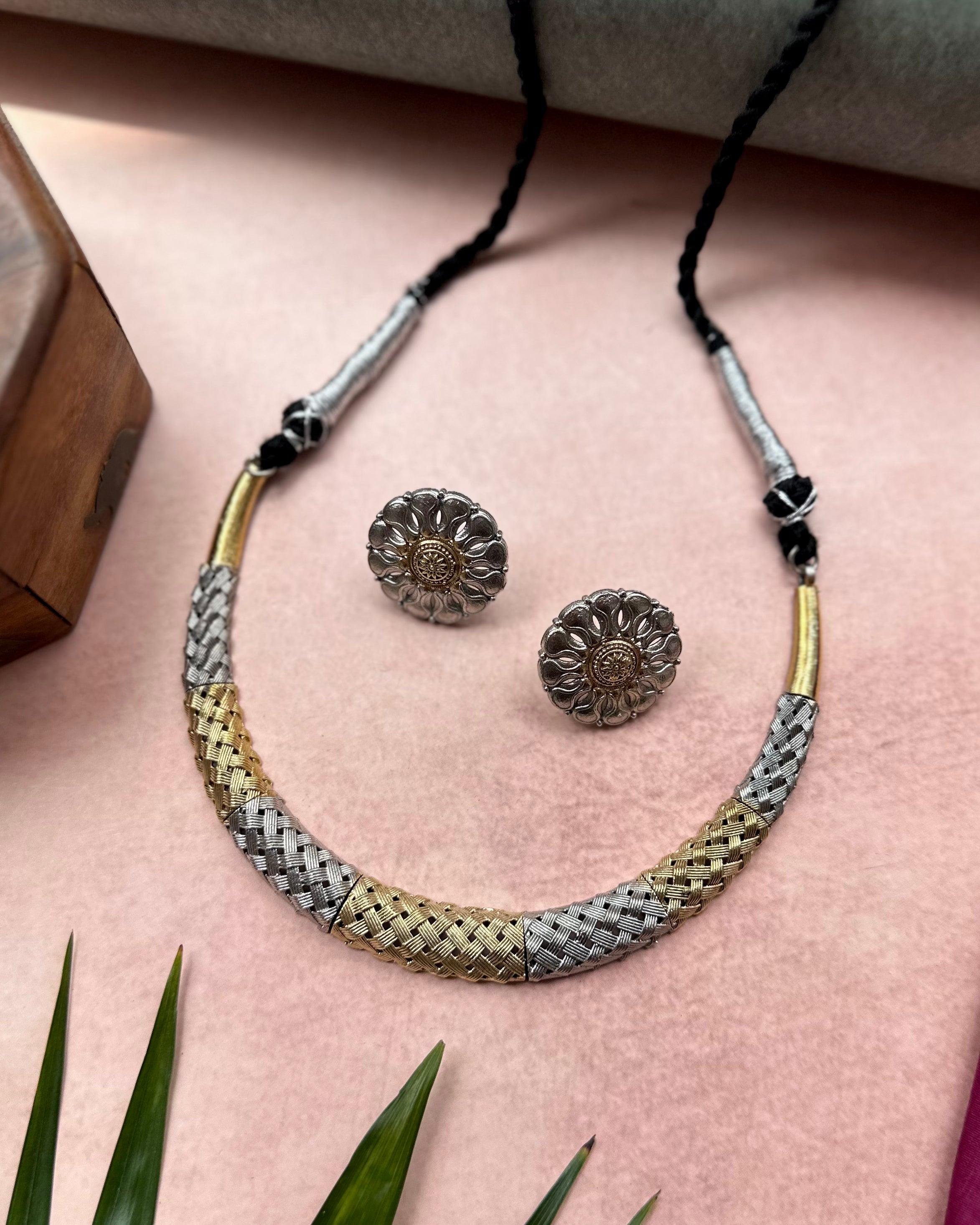 RAAS two tone hasli with earrings