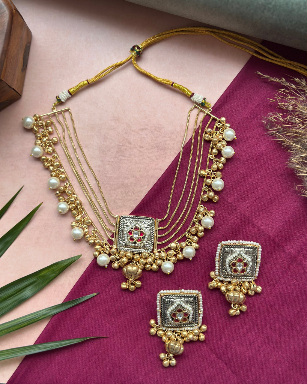 KHANAK fusion kundan gold choker