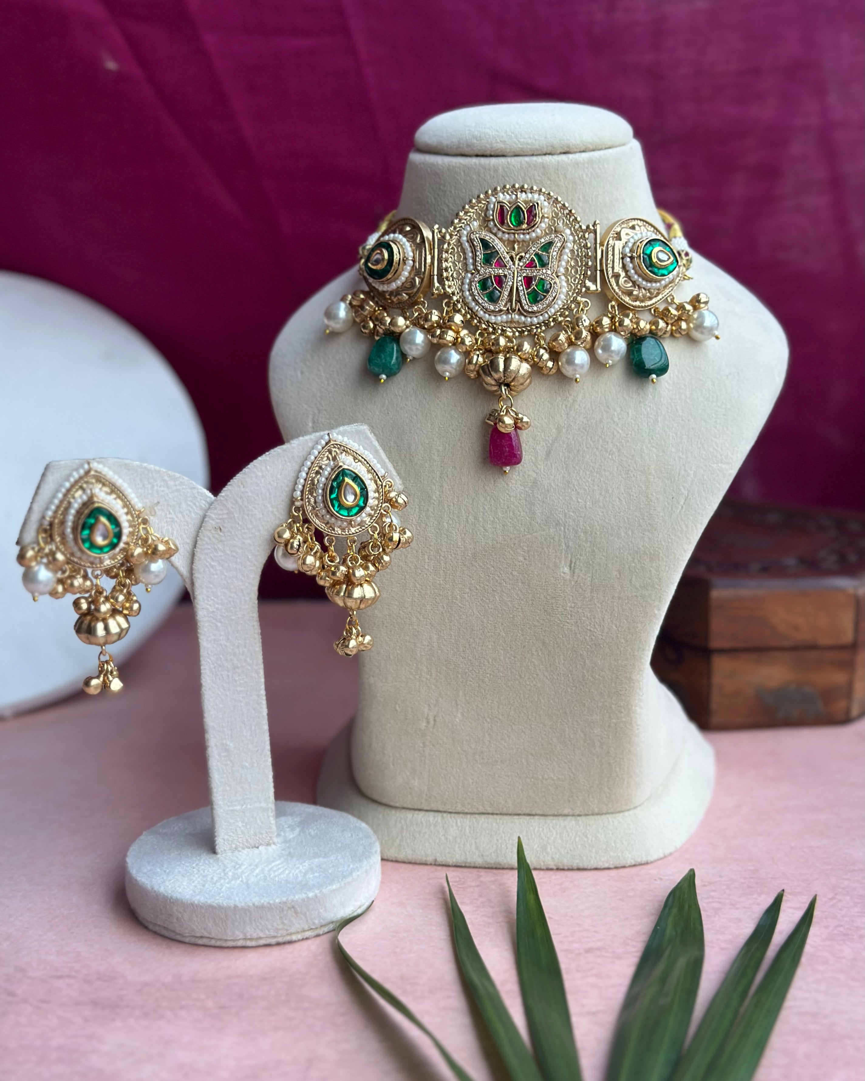 TITLI kashmiri ghungru choker set