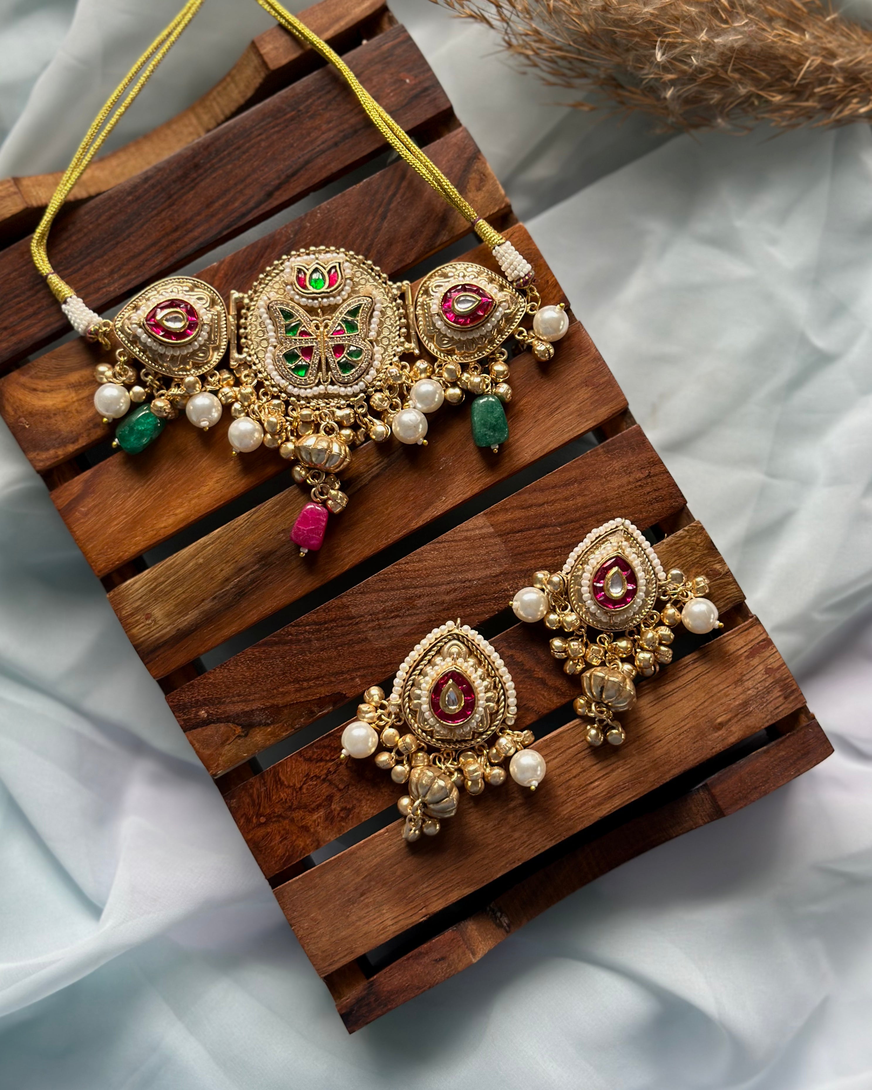 TITLI kashmiri ghungru choker set