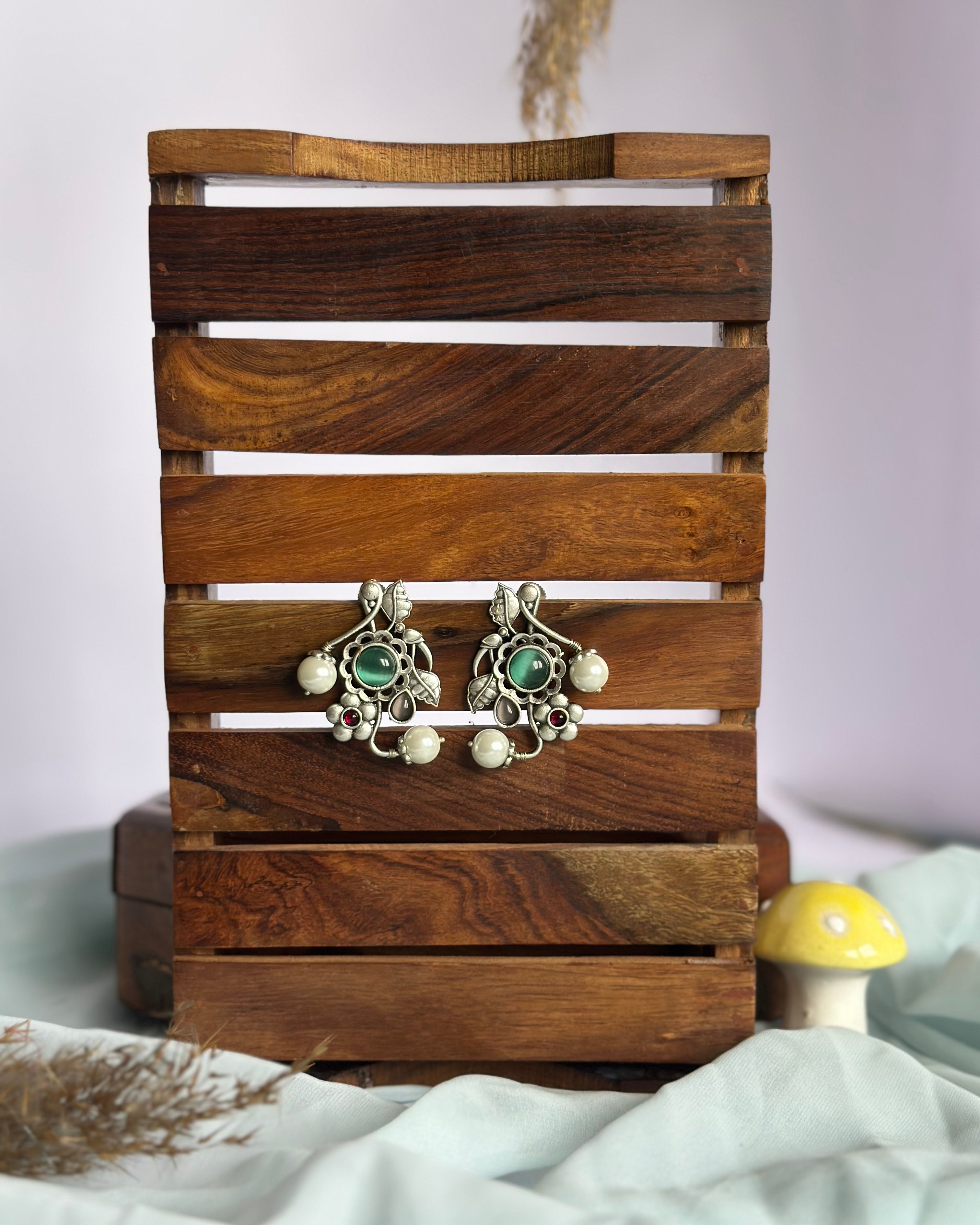Aaradhna pearl stud
