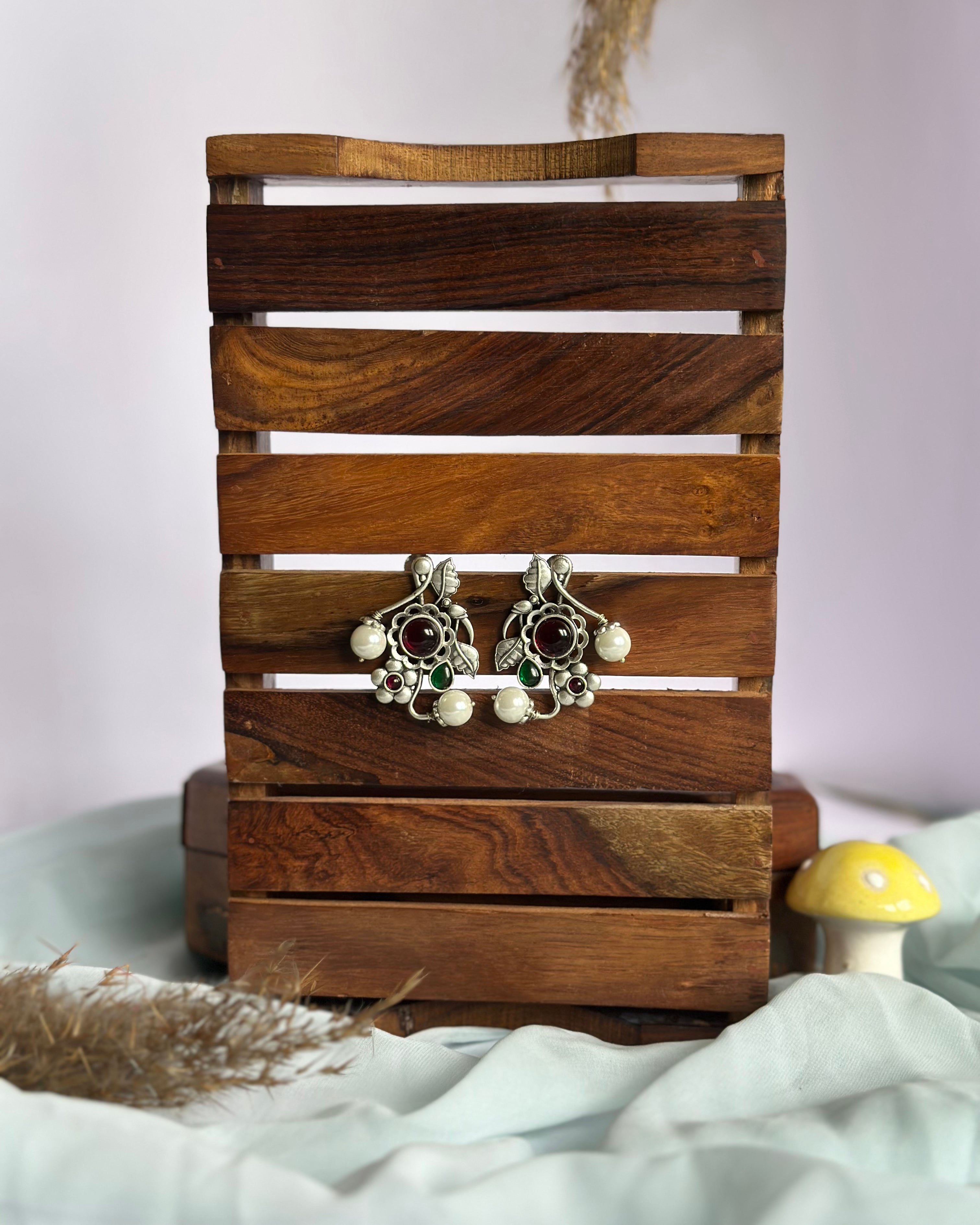 Aaradhna pearl stud