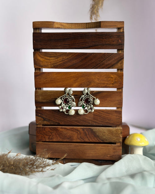 Aaradhna pearl stud